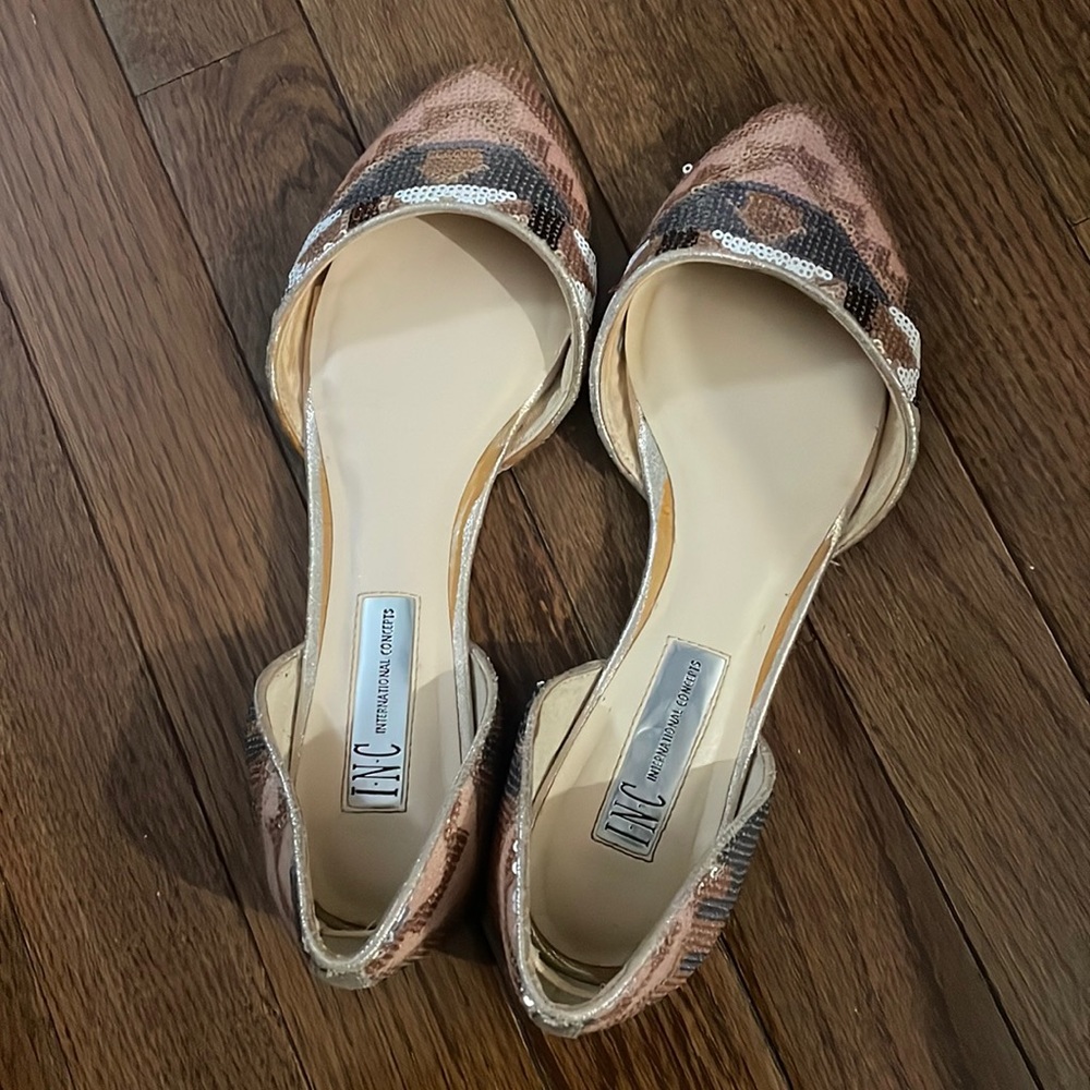 Cute flats- worn once